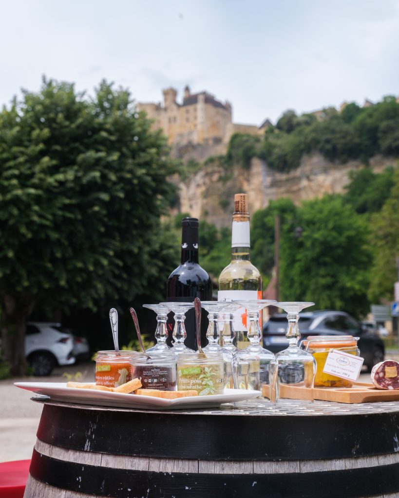 Dégustation de nos tartinables avec vue sur le Château de Beynac