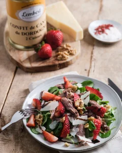 Confit de canard du Périgord avec fraises – Maison Lembert