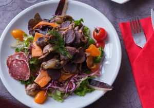 Salade de gésiers de canard Maison Lembert, spécialité du Périgord