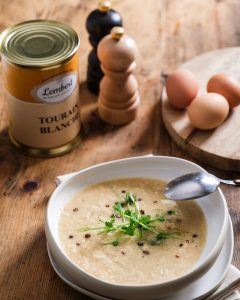 Tourain blanchi Maison Lembert, relevé à l’ail et à l’oignon, spécialité traditionnelle du Périgord.