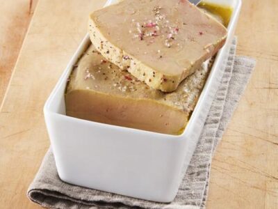 Comment cuire un foie gras en terrine : foie gras de canard artisanal du Périgord cuit doucement en terrine pour une texture fondante